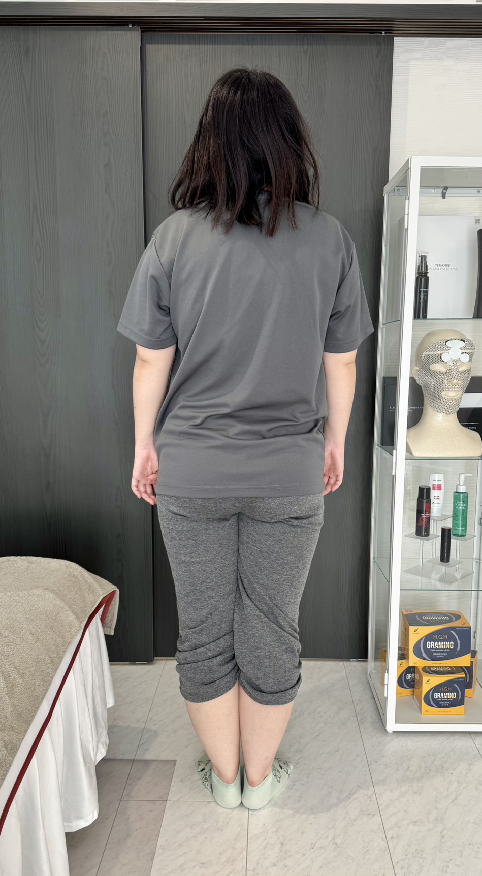 施術後に背面から撮影した全身の姿勢